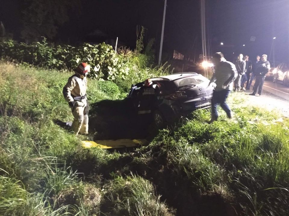 Біля Львова сталась потрійна ДТП. Фото: ДСНС Львівщини