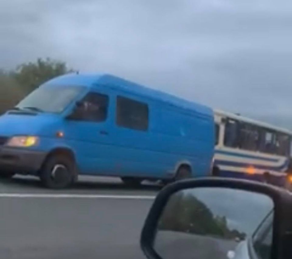 Біля Львова сталася ДТП за участі двох маршруток. Фото: Ігор Зінкевич