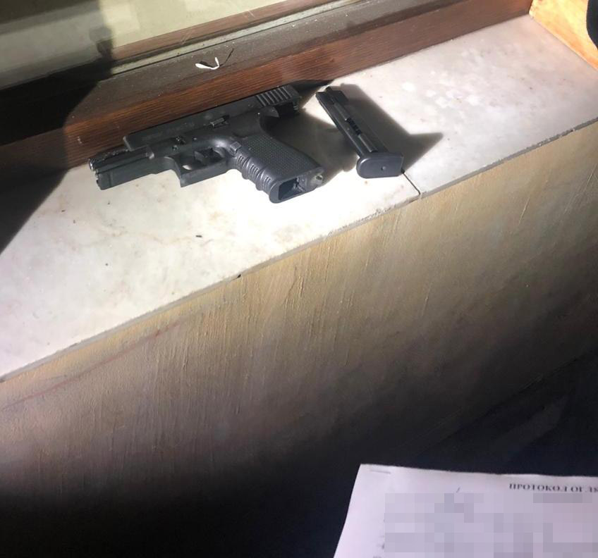 Увечері 22 жовтня на проспекті Свободи у Львові юнаки влаштували дебош у дворі. Фото поліції