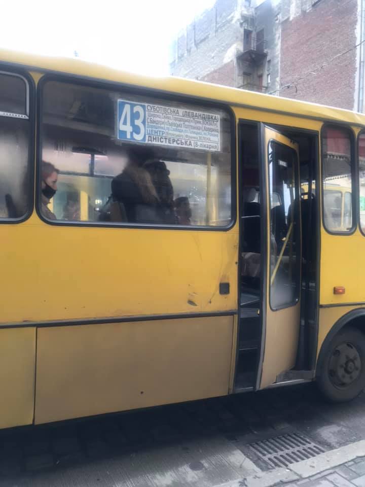 Водій львівської маршрутки цькував жінку з інвалідністю. Фото: Ольга Артемович