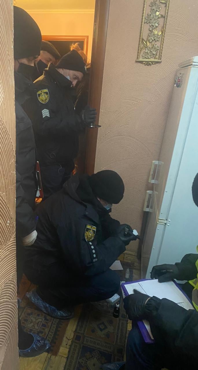 Увечері 31 січня у Бродах в одній з квартир виявили труп. Фото: поліції