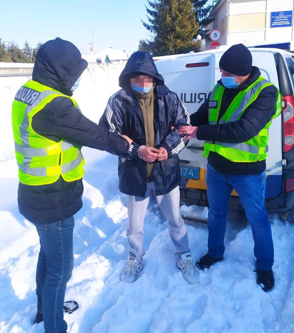 Львівські правоохоронці розшукали вбивцю чоловіка, труп якого знайшли 7 лютого. Фото поліції
