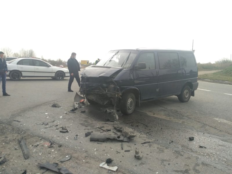 Біля Львова сталася ДТП за участю двох автомобілів. Фото: zaxid.net