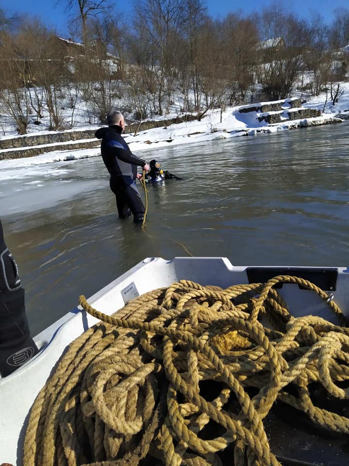 Фото, відео: з річки Стрий витягли труп  фото 1