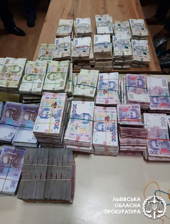 У Львові викрили конвертаційний центр з оборотом близько 1,7 мільярдів. Фото: Львівська прокуратура