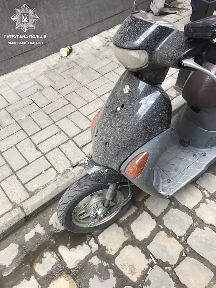 У Львові розшукали кур’єра Glovo, який на скутері збив 10-річну дівчинку і втік. Фото: поліція