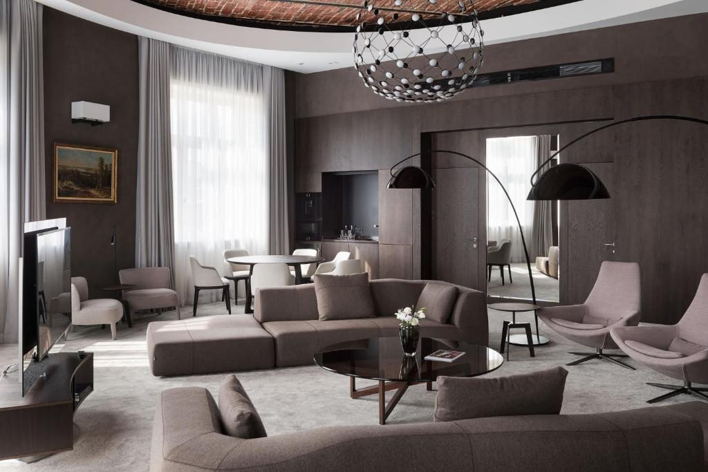 Президентський люкс у BANKHOTEL