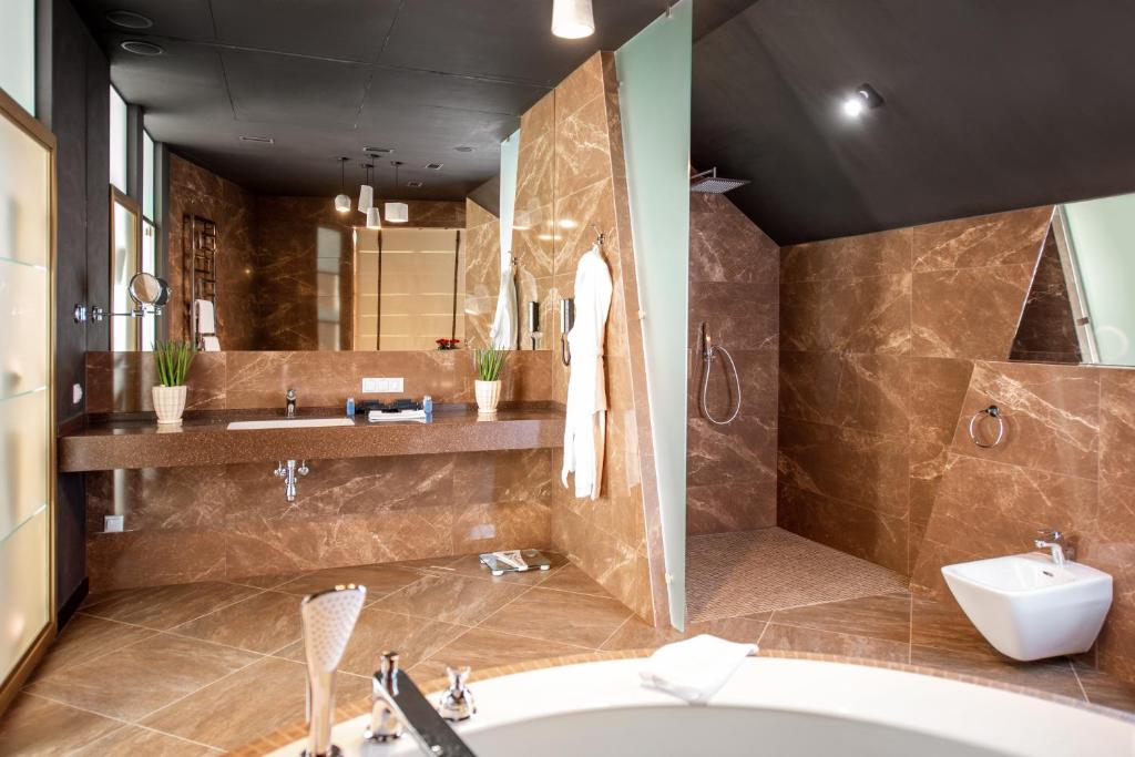 Президентські апартаменти у Grand Hotel Lviv Luxury & SPA