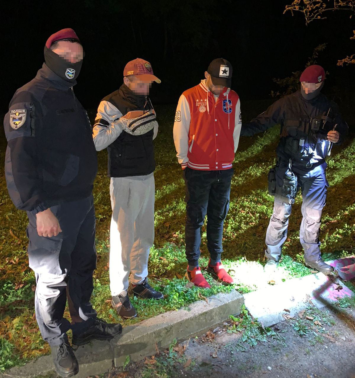 У Львові затримали наркоторговців. Фото: поліція Львівщини