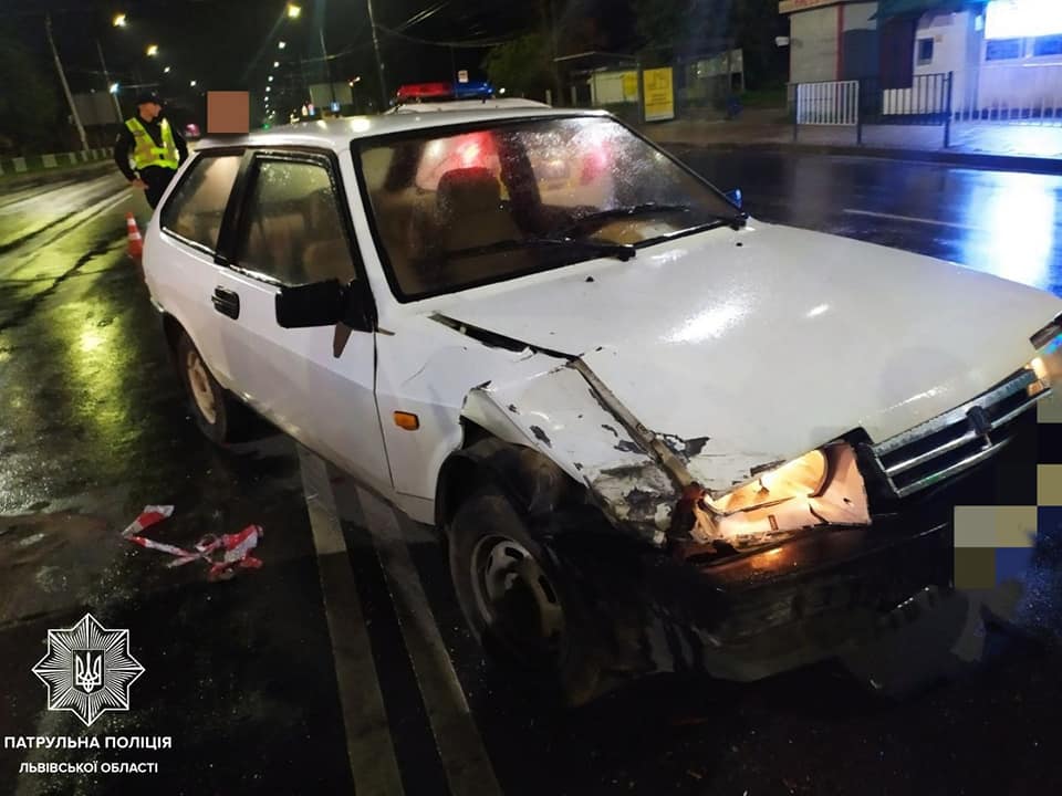 У Львові сталась аварія на світлофорі. Фото: поліція Львівщини
