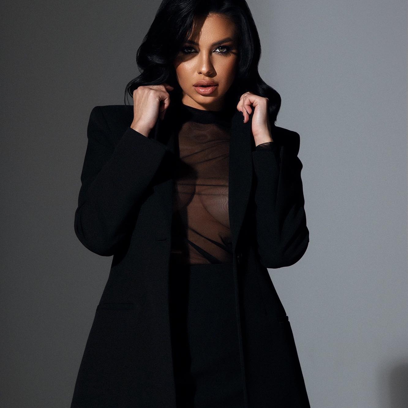 Христина Тишкун вразила своїм відвертим вбранням при зустрічі з мером Львова Андрієм Садовим