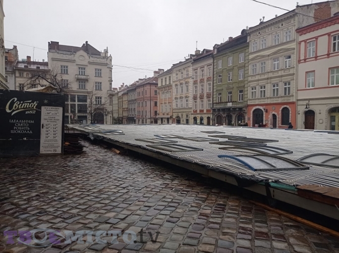 Стало відомо коли у центрі Львова відкриють ковзанку
