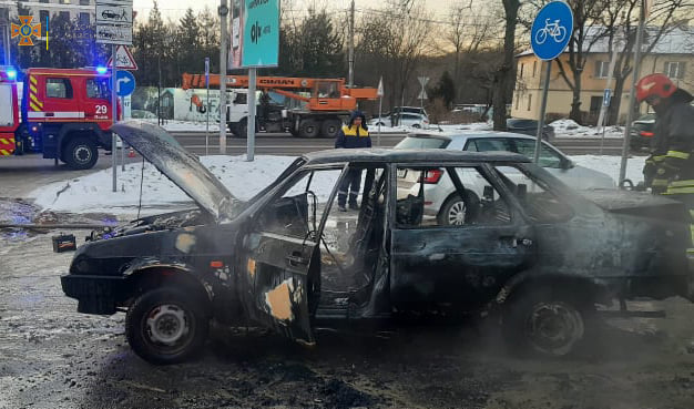 У Львові на Майорівці ущент згорів автомобіль