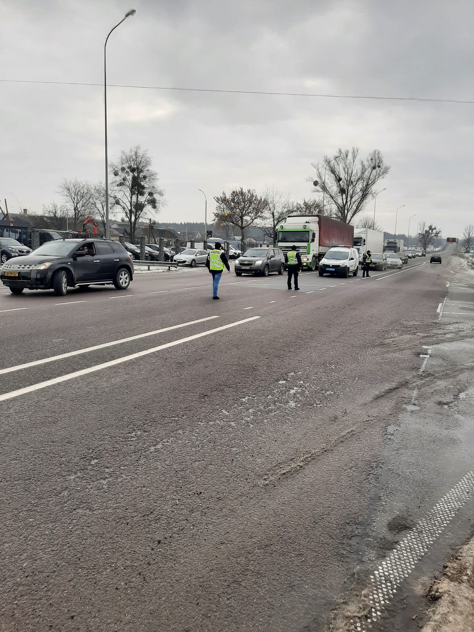 На трасі Київ &ndash; Чоп біля Бродів перекрили рух