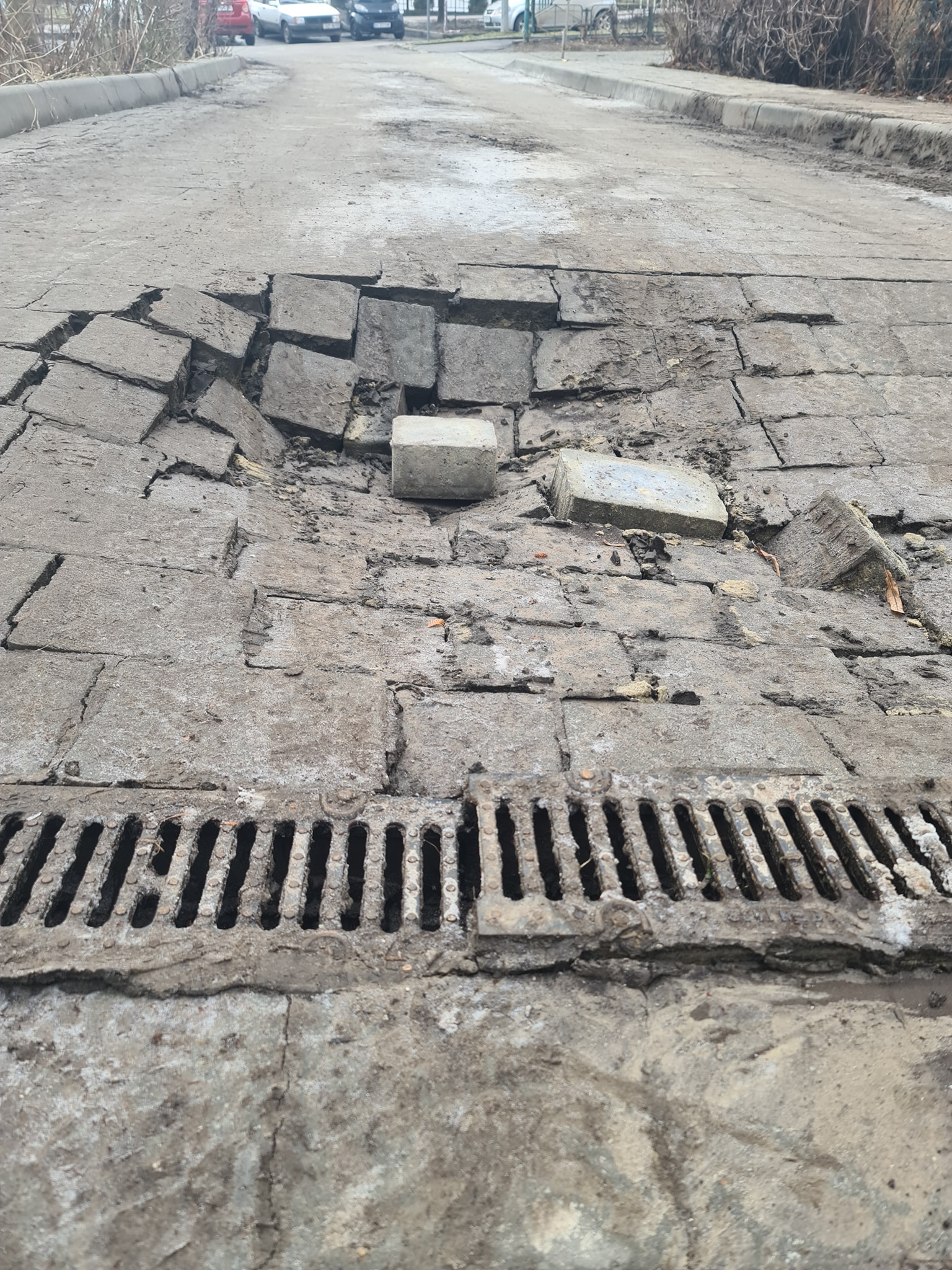 На вулиці Повстанській у Львові утворилося провалля