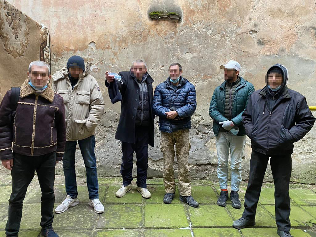 У центрі Львова правоохоронці викрили наркопритон