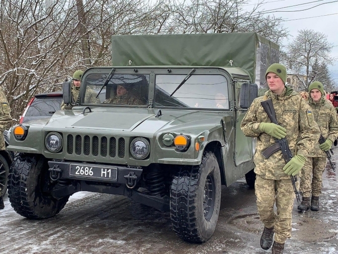 У Сокільниках попрощалися з 21-річним загиблим на війні Віталієм Сапилом