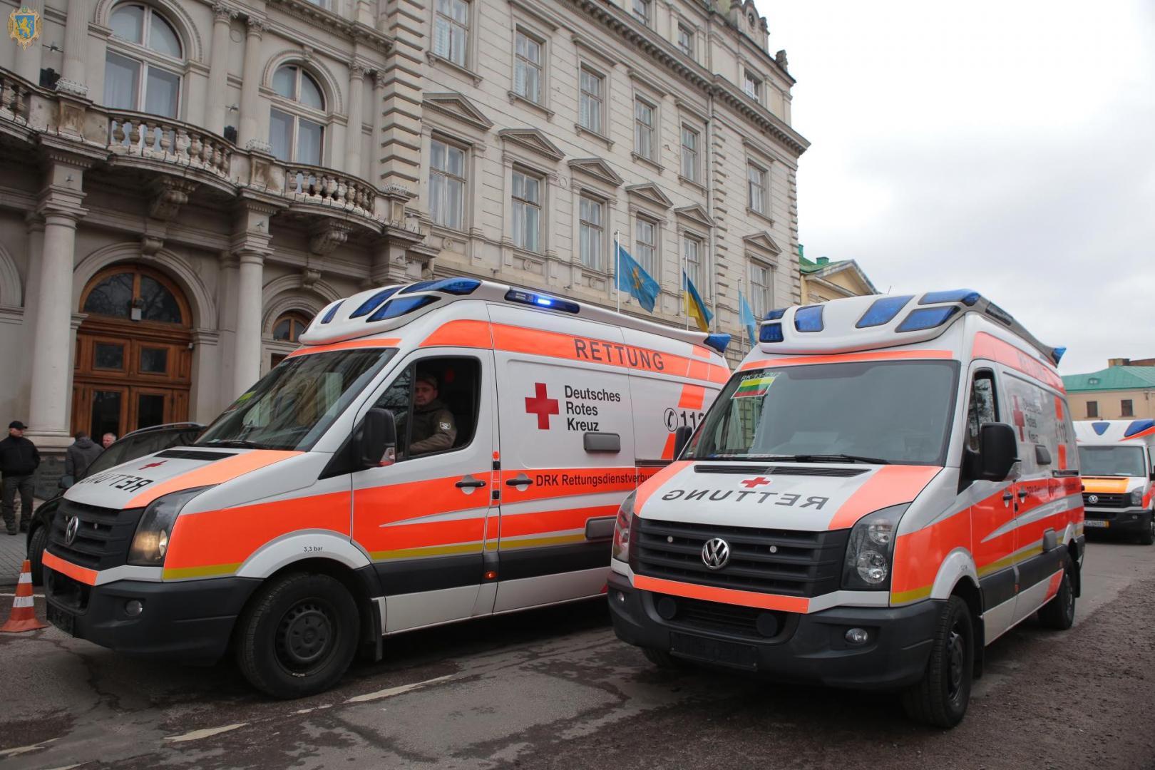 Литовський сейм подарував Львівщині карети швидої допомоги