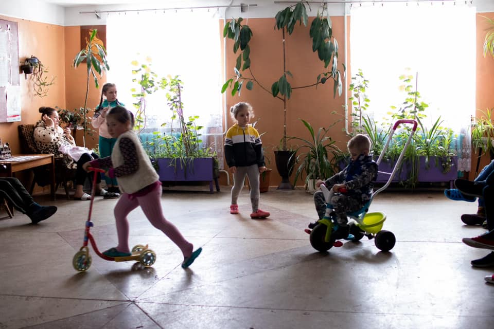 П&rsquo;ятеро дітей через війну залишилися сиротами і переїхали в Дрогобич