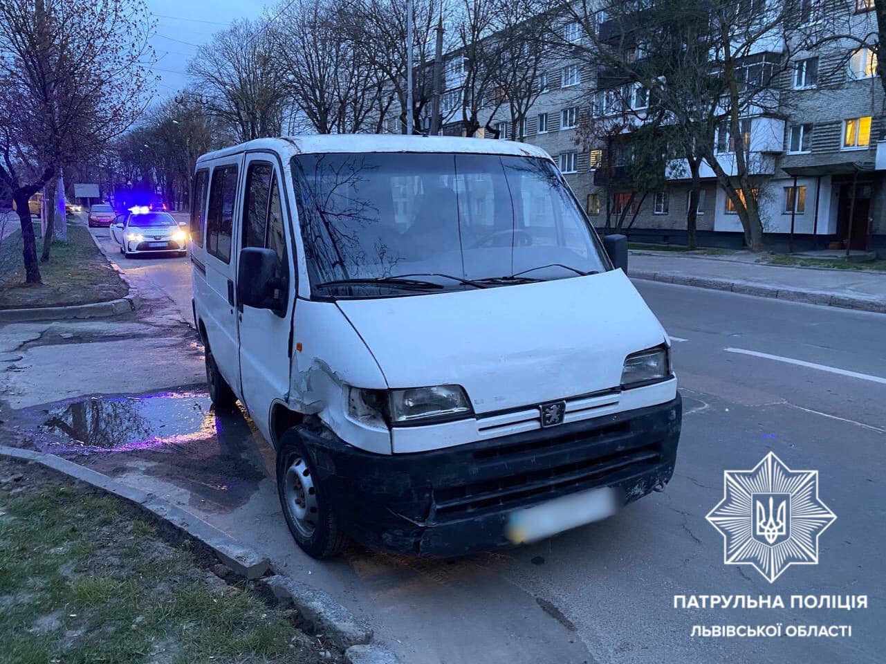 П’яний львів'янин розтрощив два автомобілі