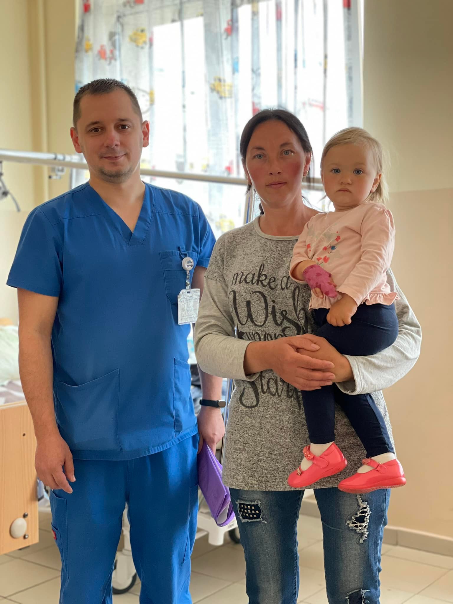 У львівську лікарню потрапила 1,5-річна дівчинка, якій кролик відкусив частину пальчика