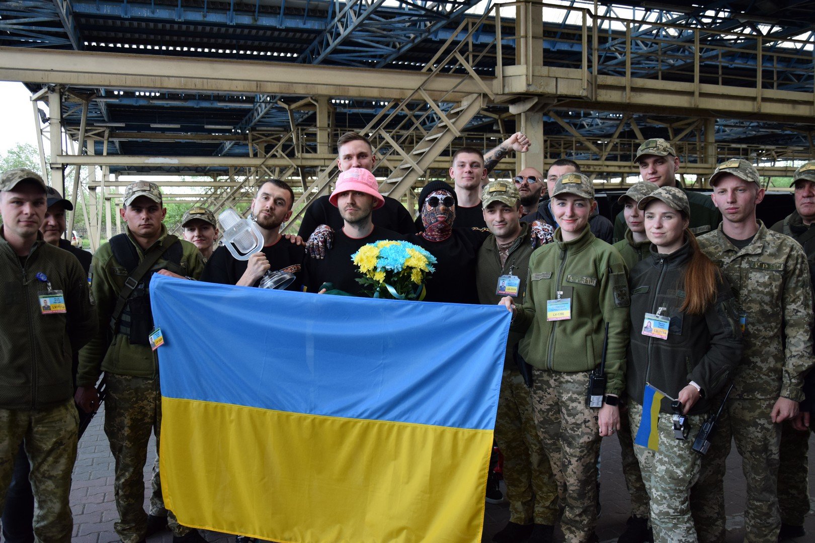 Як зустріли переможців Євробачення Kalush Orchestra у Краківці — фото, відео