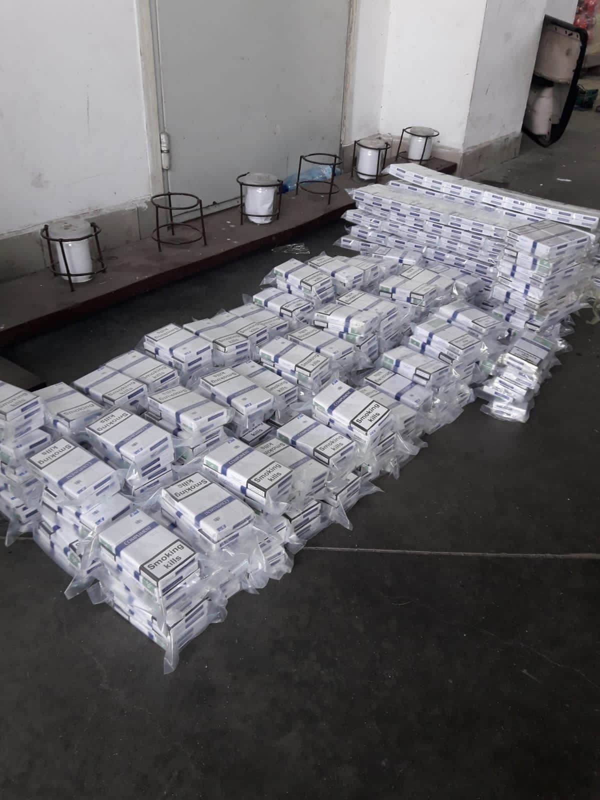 Львівські прикордонники затримали контрабандиста із сигаретами в обшивці дверей автомобіля