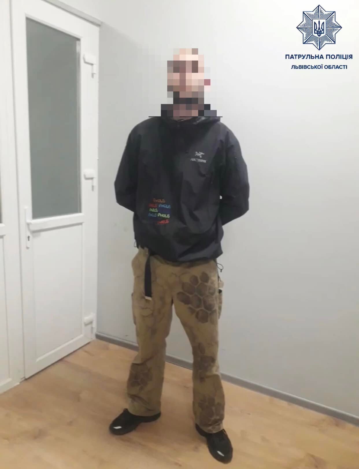 Львівські патрульні затримали двох вандалів з фарбою