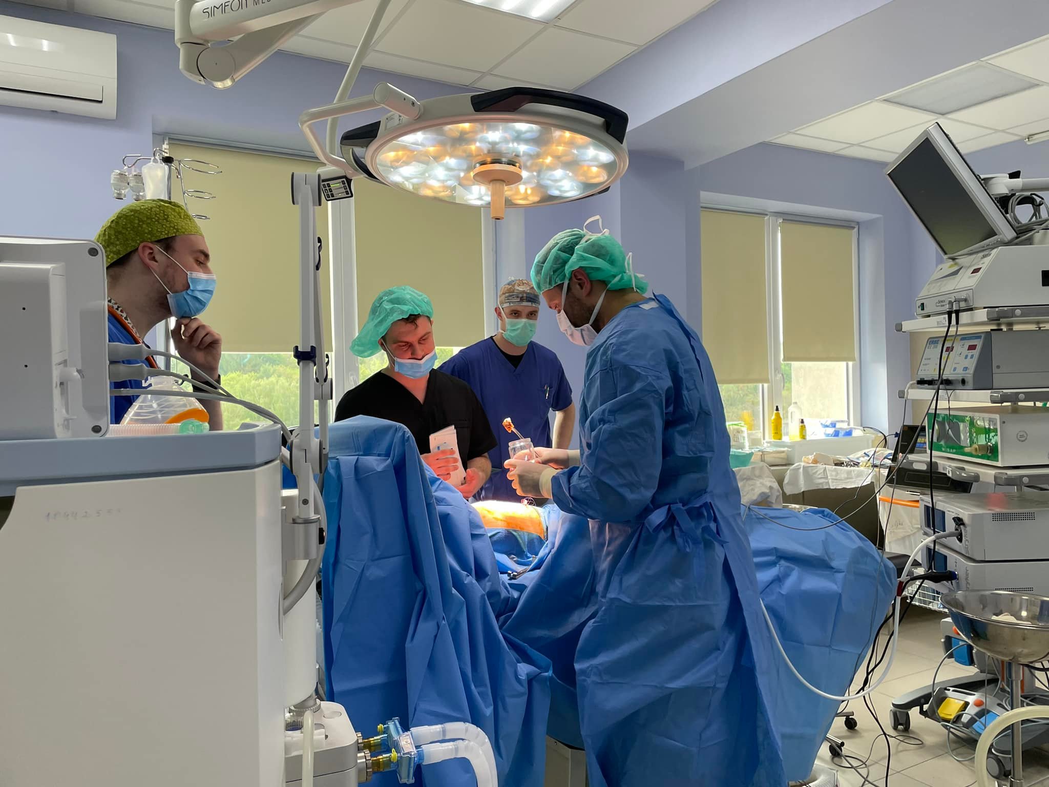 Львівські лікарі врятували підлітка з Лисичанська, якому уламок снаряду травмував легеню