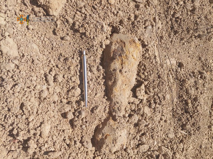 На львівському кладовищі виявили міну