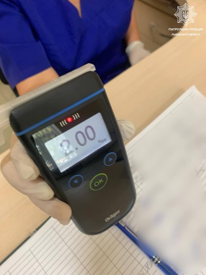 Львівські патрульні затримали двох водіїв, які спричинили ДТП