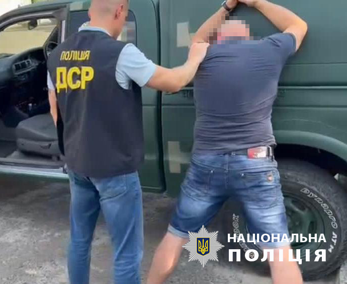 Львів’янин продавав українцям автомобілі, які привезені з-за кордону для ЗСУ