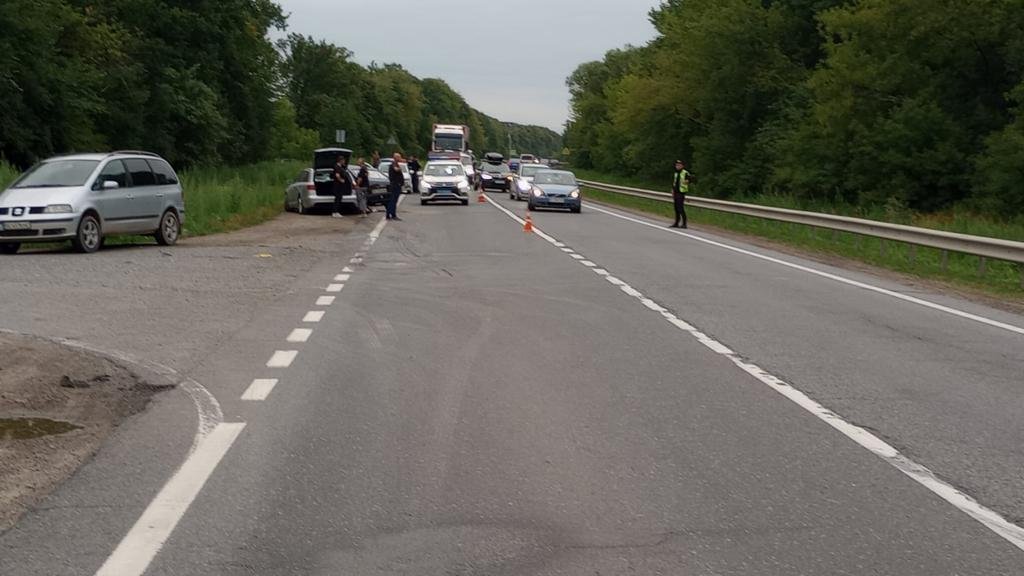 Один загинув, п'ятеро – в лікарні: у Стрийському районі сталась страшна ДТП