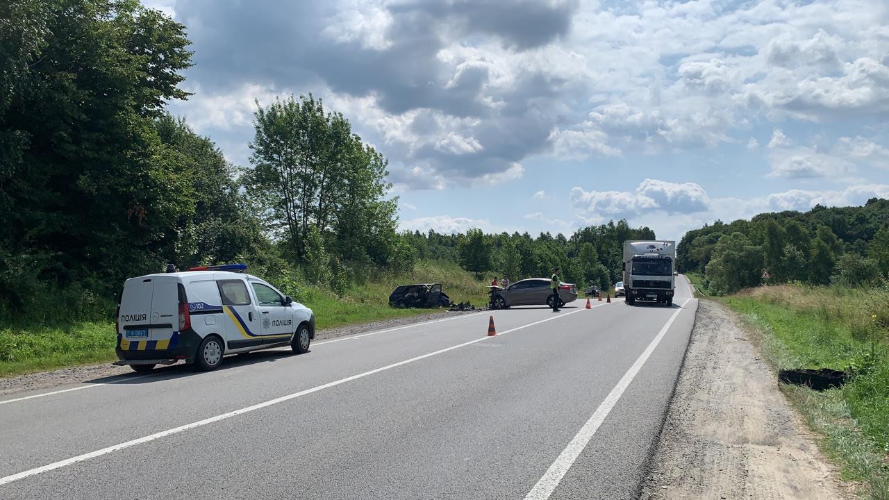 На Львівщині сталася смертельна аварія. Фото поліції