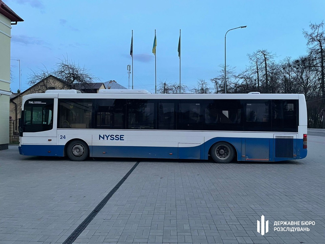 У Пустомитах чиновник вимагав хабар у волонтера за автобус із гумдопомоги