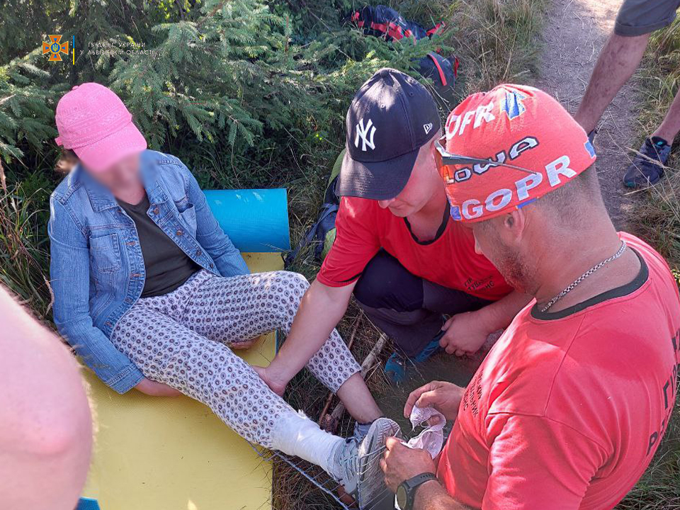 В горах на Львівщині травмувалися двоє туристок