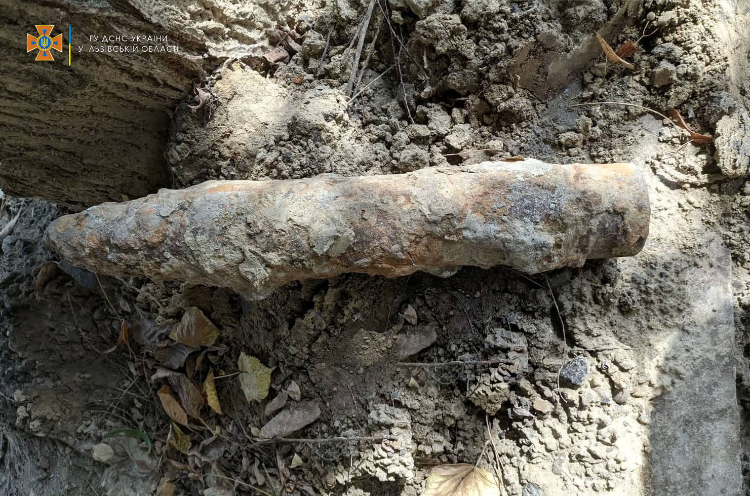 У Львові під час ремонту дороги виявили снаряд