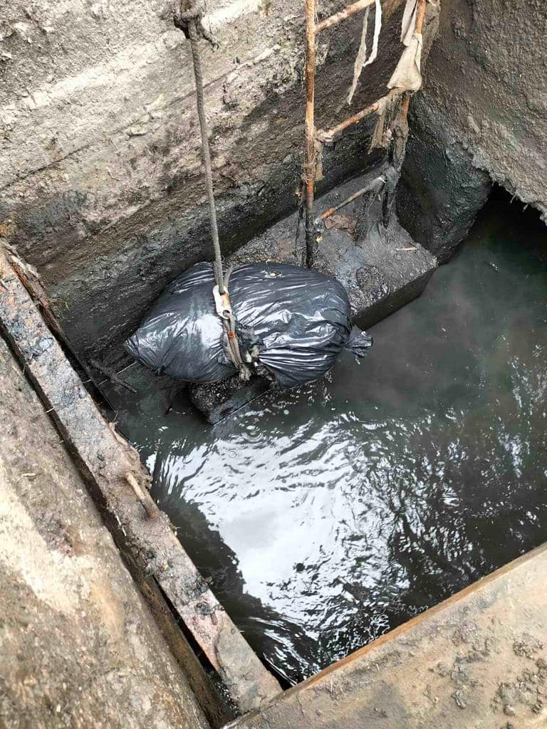 Взуття, будматеріали і шини: комунальники розповіли, чим львів'яни засмічують каналізацію