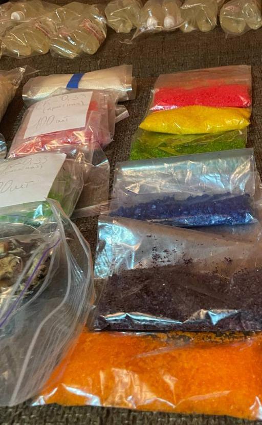 У 18-річної переселенки вилучили партію наркотиків на 1,5 мільйона гривень