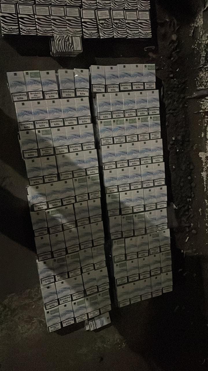 Львівські митники затримали вантажівку з контрабандою сигарет