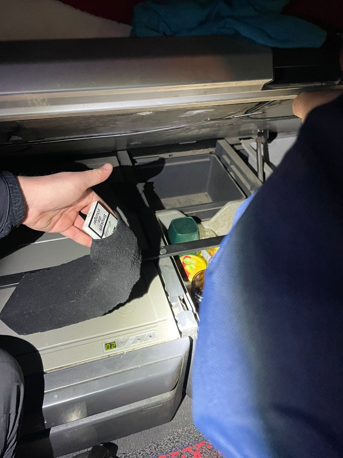 Львівські митники затримали вантажівку з контрабандою сигарет