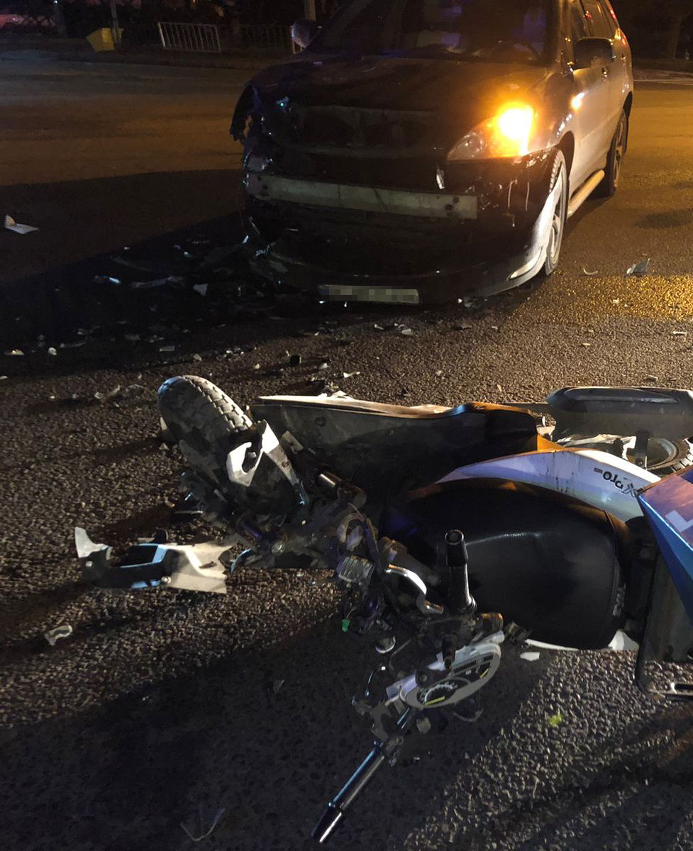 На Любінській Lexus збив 19-річного львів'янина на скутері