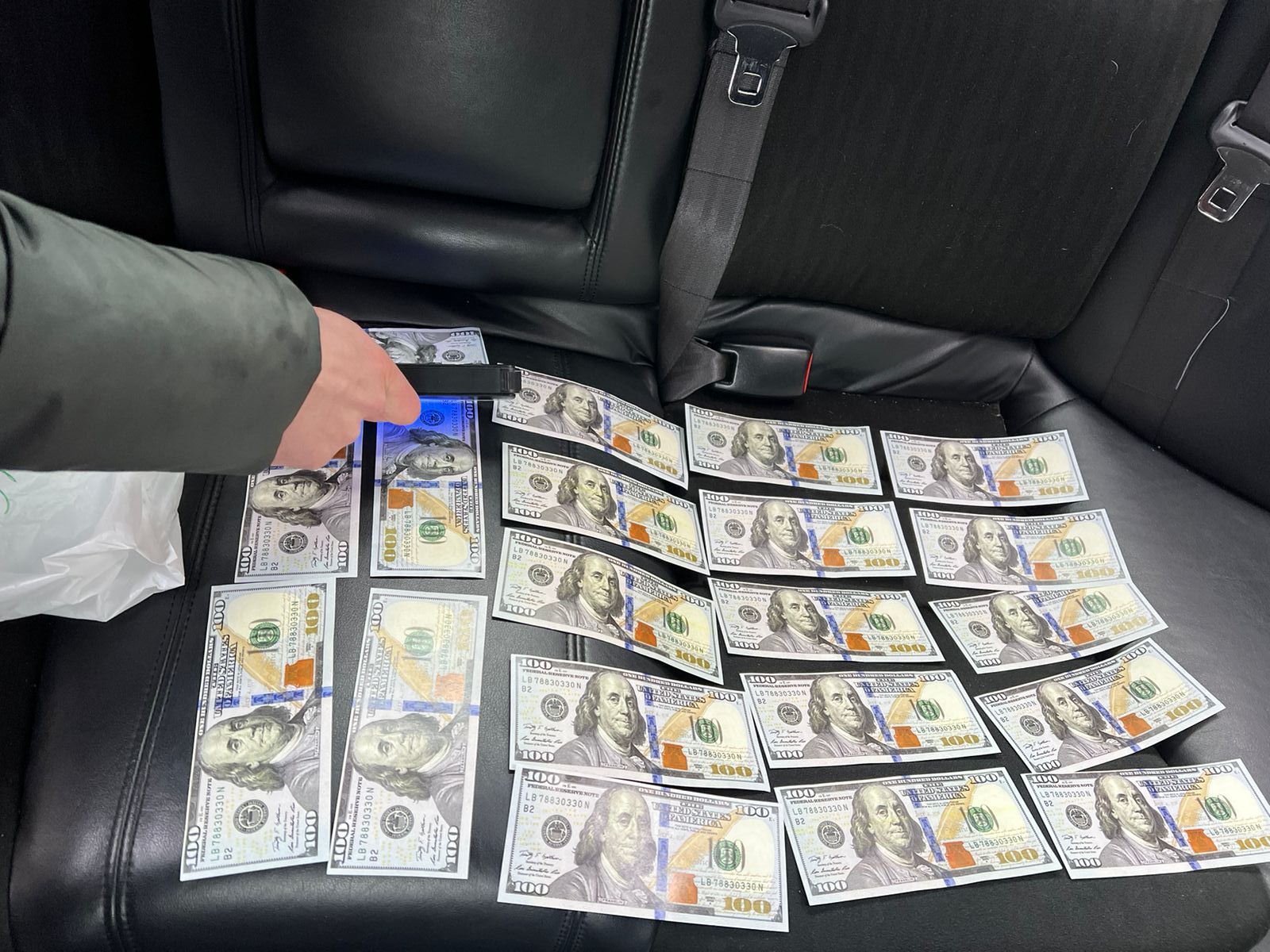 У Львові чоловік влаштував ухилянта на особливу посаду для виїзду за кордон
