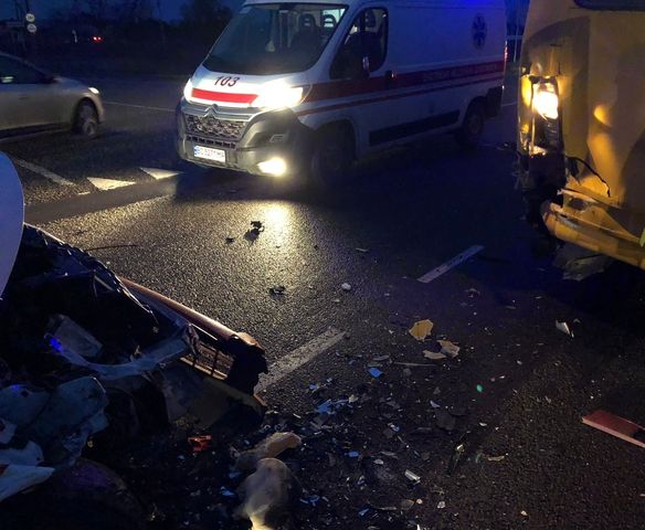 Внаслідок ДТП на Львівщині загинув пасажир "швидкої"