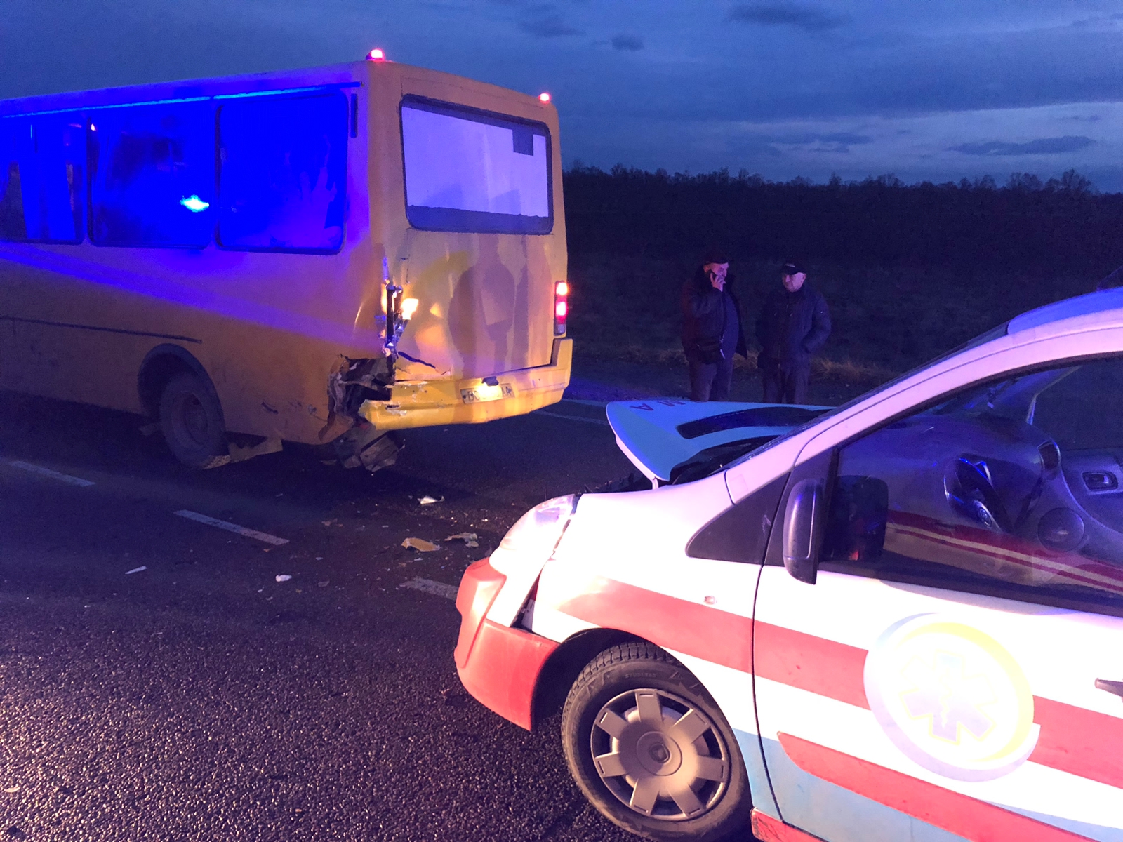 Внаслідок ДТП на Львівщині загинув пасажир "швидкої"