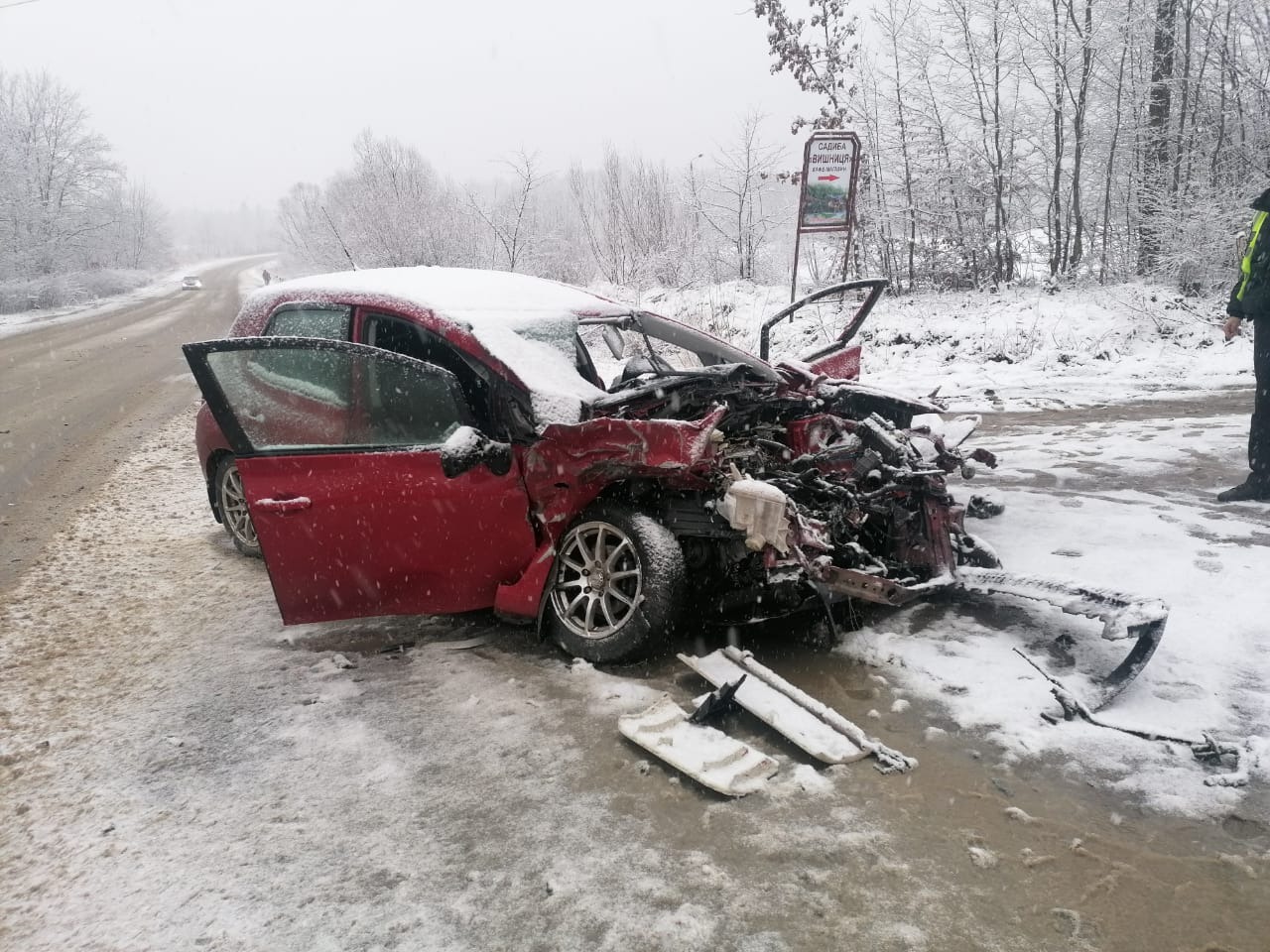 На Львівщині зіткнулися вантажівка і легковий автомобіль
