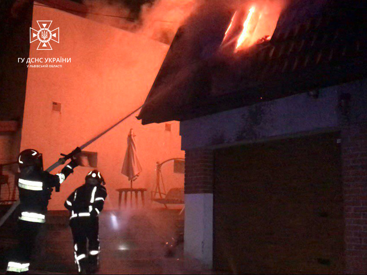 У Львові сталася масштабна пожежа в гаражі