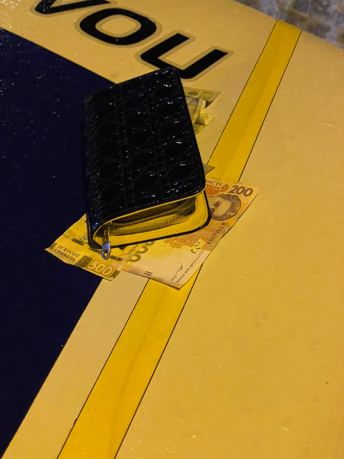 У львівському трамваї злодій пограбував 27-річну львів’янку