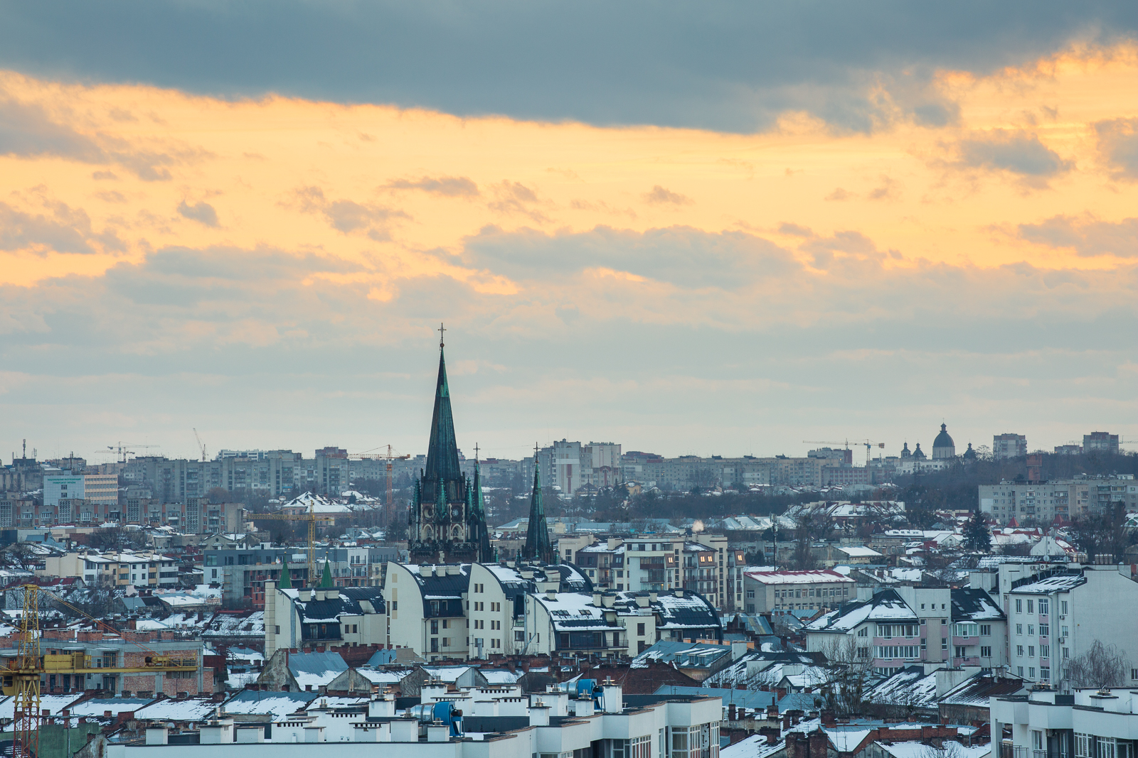 У мережі оприлюднили світлини Львова з висоти пташиного польоту. Фото: Андрій Роюк