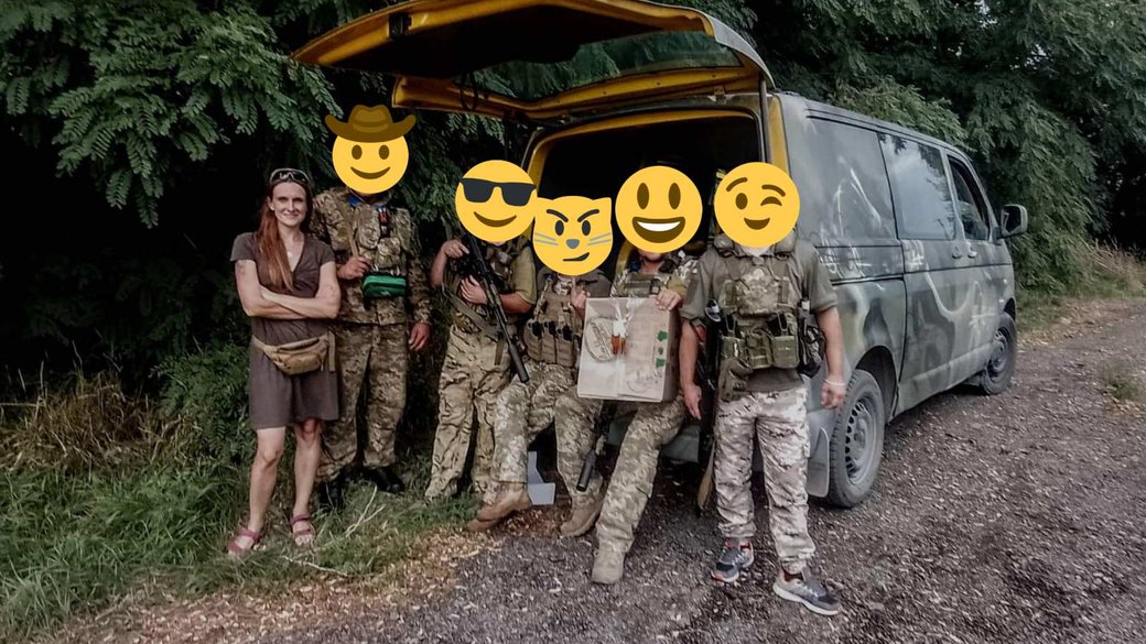 9-річна львів'янка продає малюнки, щоб допомагати військовим